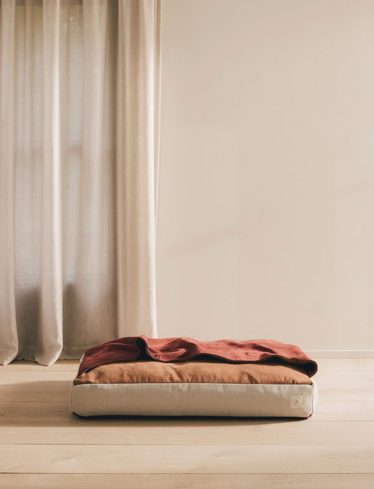 Cocoon – M – Maple