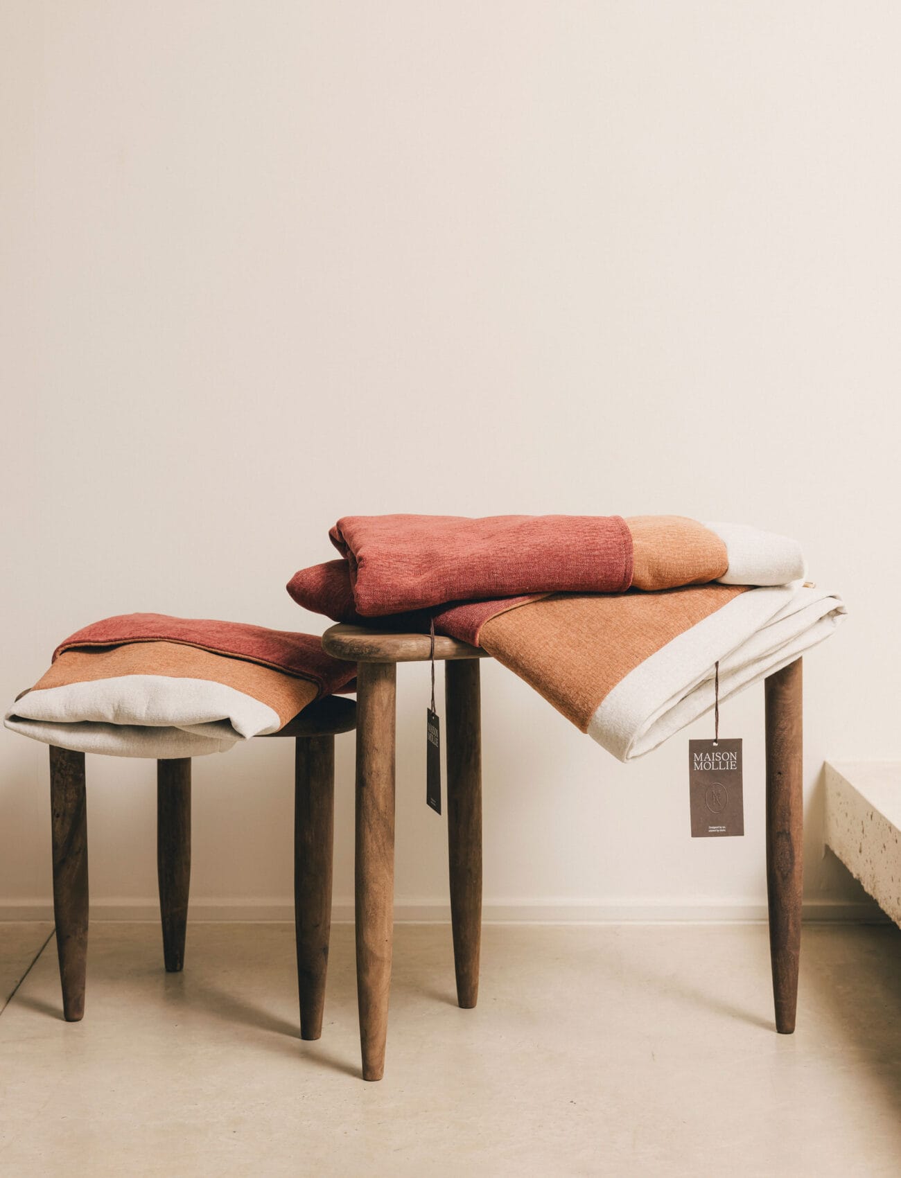 Cocoon – Cover – S – Maple hover_image